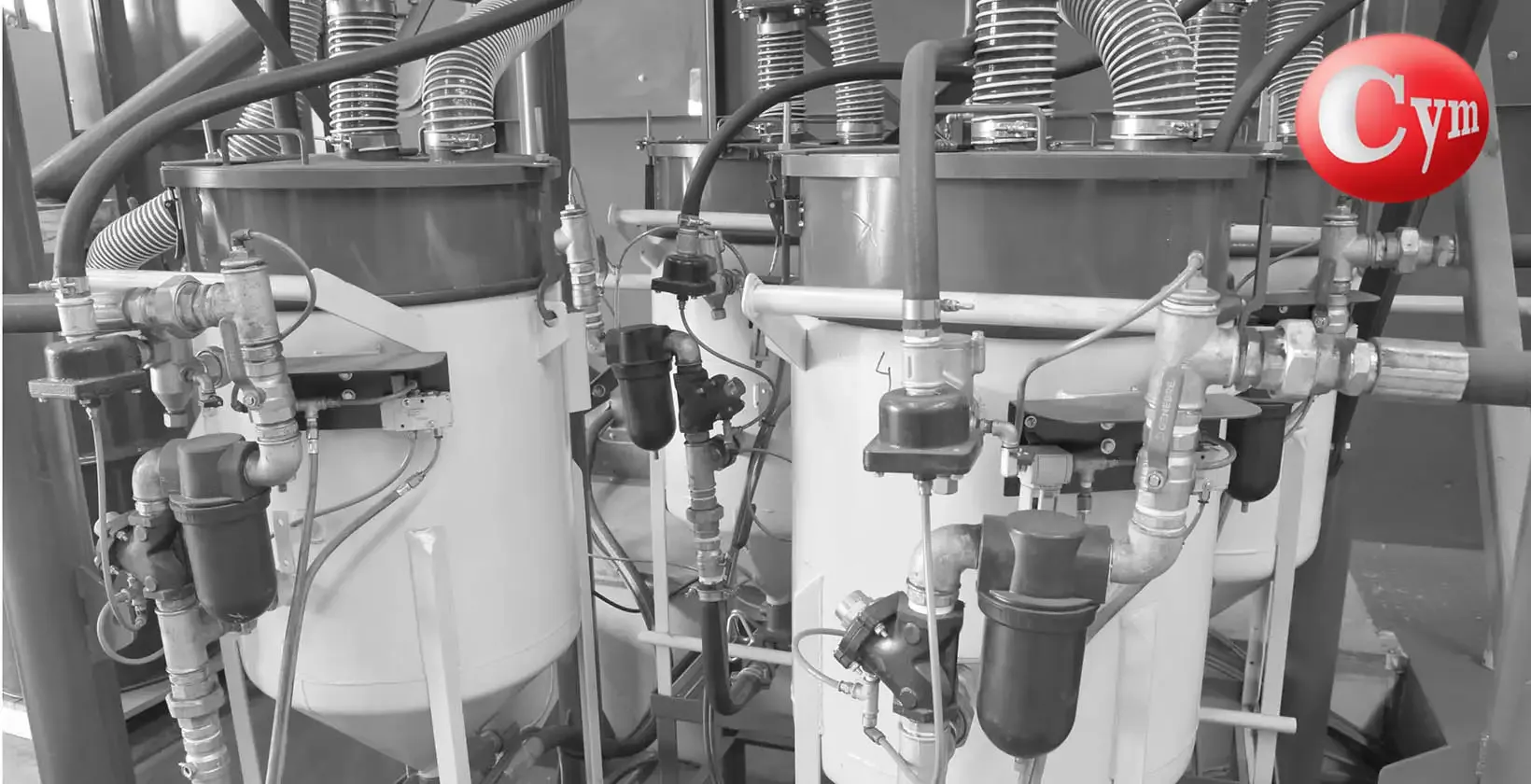 Componentes pneumáticos tolva jateamento CYM — válvulas dosagem abrasivo filtros reguladores circuito Dead-Man