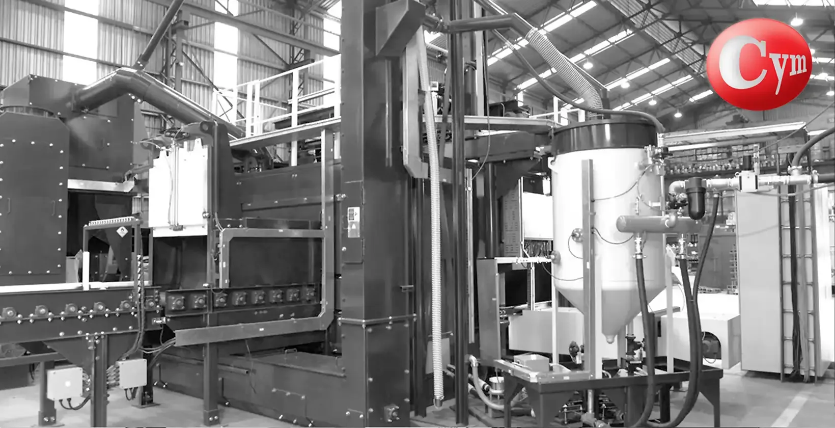 Cuarto jateamento automático CYM com manipulador bicos 3 eixos — vista lateral FAT — silo CY500P