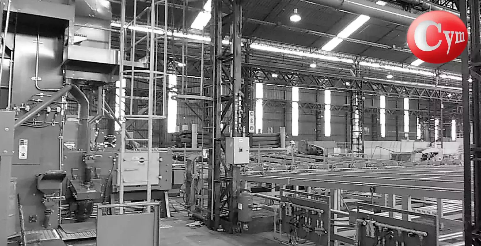 Granalhadora de barras CYM BAR 3 com bancal completo de alimentação e barras jateadas na saída – 3 turbinas 50 HP · Metalmecânica Argentina (Tenaris), San Luis, Argentina