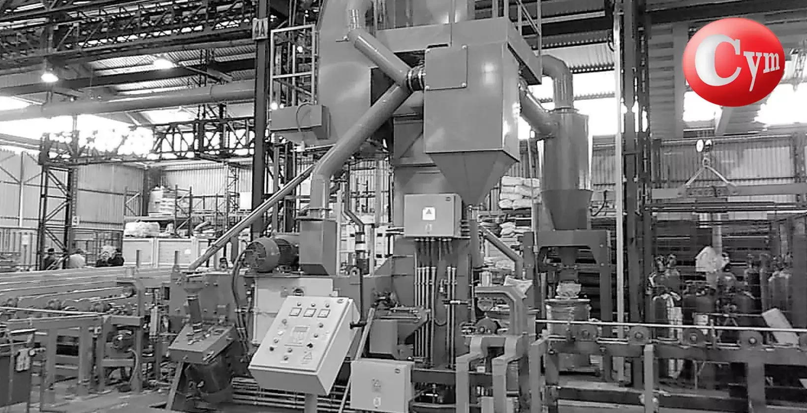 Granalhadora de barras em linha contínua CYM BAR 3 – 3 turbinas 30 HP – painel de comando e barra redonda jateada na saída · Metalmecânica Argentina (Tenaris), San Luis