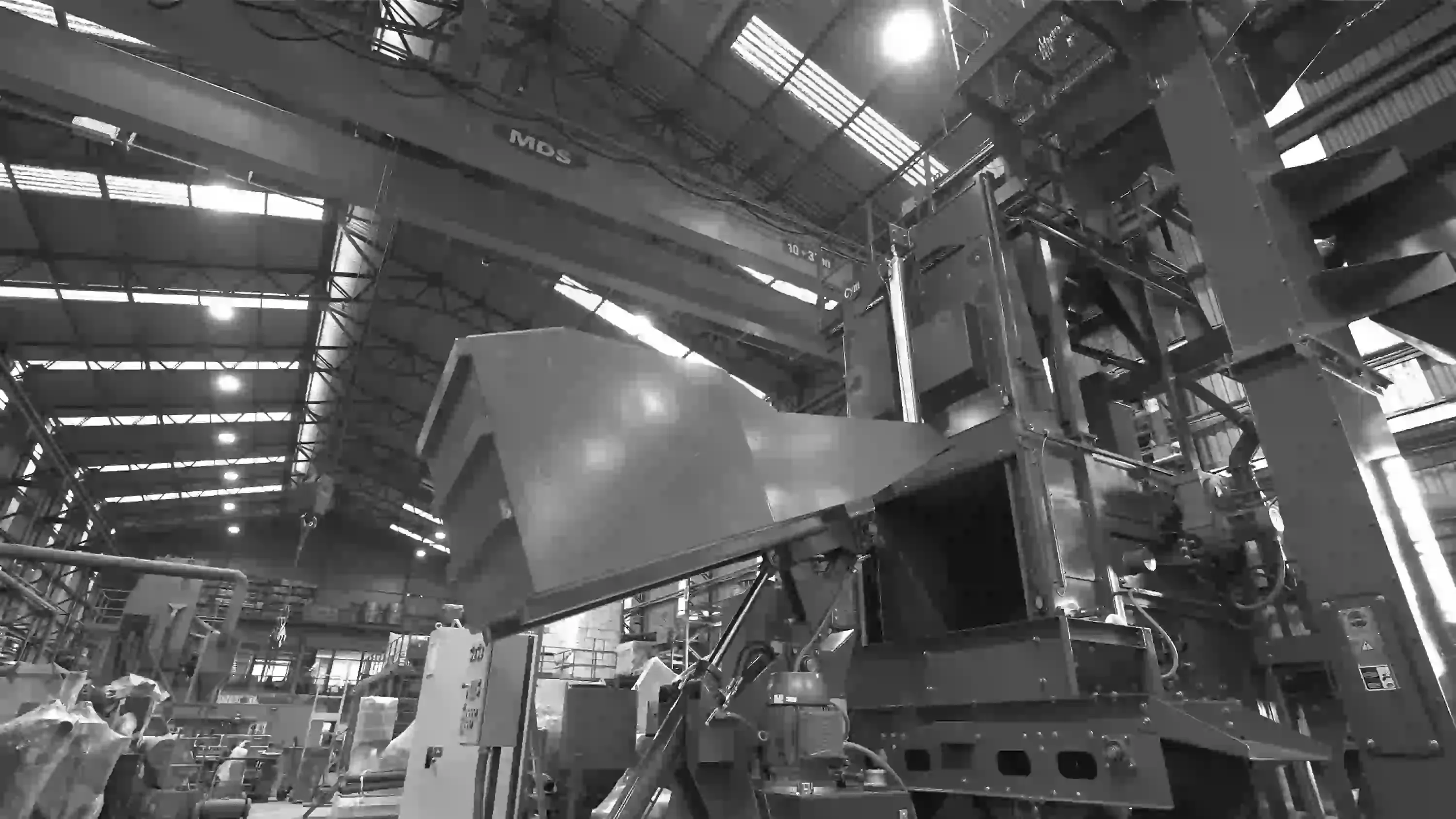 Jateadora de esteira rotativa Tumblast LT240G — 650 kg