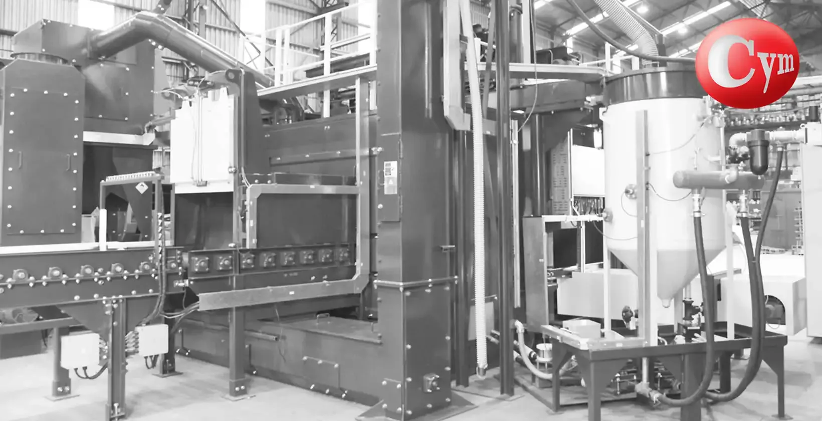Tolva jateamento Metalcym CY500 500 litros integrada em equipamento automático de grande porte — vista geral instalação