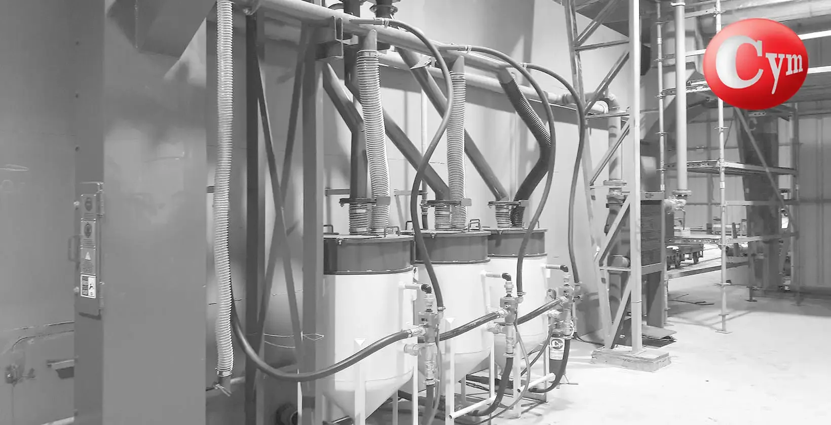 3 tolvas jateamento CYM CY150DE controle elétrico despressurização — cuarto jateamento naval até 10 kg/cm² · ASMAR, Chile